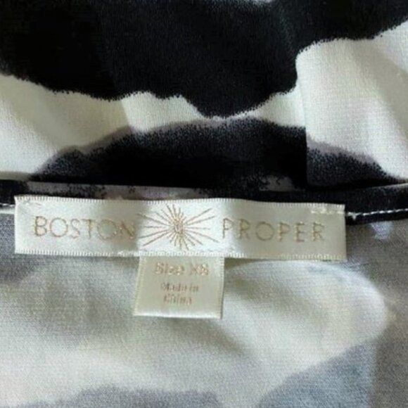 Boston Proper Animal Print Cold Shoulder Wrap Blouse XS Plunge V-Neck - Picture 7 of 10